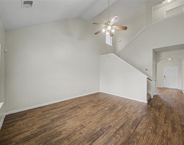 1111 Auburn View Lane - Photo Thumbnail 4