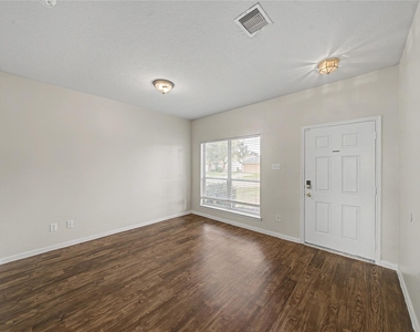 1111 Auburn View Lane - Photo Thumbnail 3