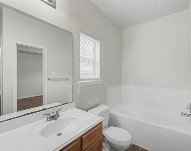 1111 Auburn View Lane - Photo Thumbnail 13