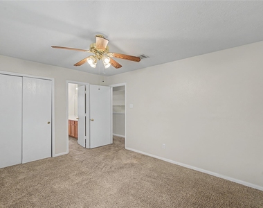 1111 Auburn View Lane - Photo Thumbnail 23