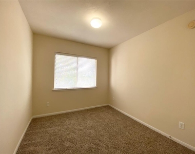 3643 Windmill Village Drive - Photo Thumbnail 13