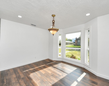 616 S Rivershire Drive - Photo Thumbnail 2