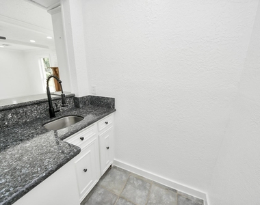 616 S Rivershire Drive - Photo Thumbnail 10