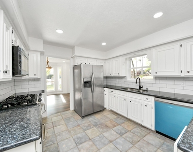 616 S Rivershire Drive - Photo Thumbnail 17