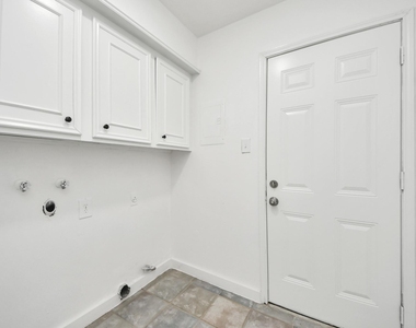 616 S Rivershire Drive - Photo Thumbnail 13