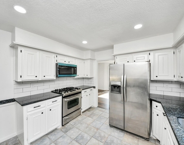 616 S Rivershire Drive - Photo Thumbnail 18