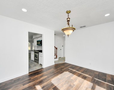 616 S Rivershire Drive - Photo Thumbnail 3