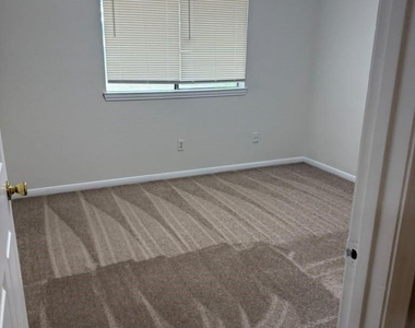 7935 Yellow Pine Drive - Photo Thumbnail 11