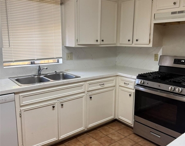 7935 Yellow Pine Drive - Photo Thumbnail 6