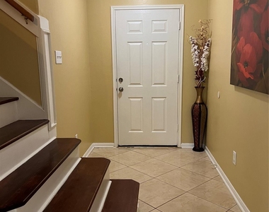 13706 Maximos Drive - Photo Thumbnail 5