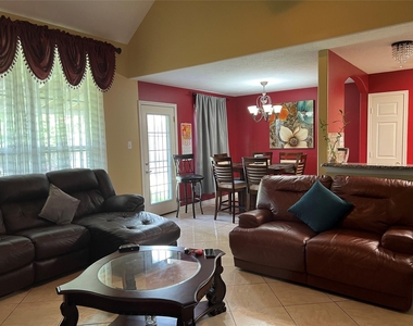 13706 Maximos Drive - Photo Thumbnail 7