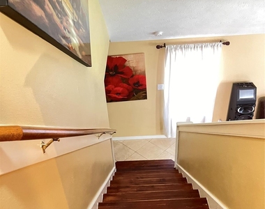 13706 Maximos Drive - Photo Thumbnail 32