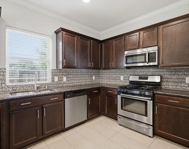 2261 Ivy Wall Drive - Photo Thumbnail 10