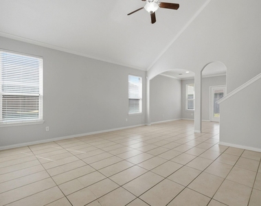 2261 Ivy Wall Drive - Photo Thumbnail 4