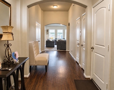 15118 Breeze Forest Court - Photo Thumbnail 3