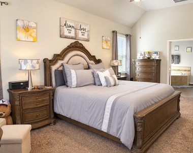 15118 Breeze Forest Court - Photo Thumbnail 8
