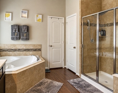 15118 Breeze Forest Court - Photo Thumbnail 9