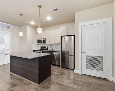 4819 Caroline Street - Photo Thumbnail 24