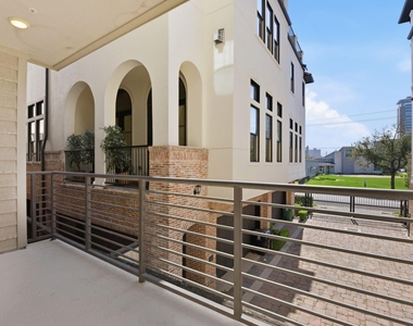 4819 Caroline Street - Photo Thumbnail 8