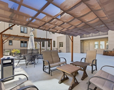4819 Caroline Street - Photo Thumbnail 11