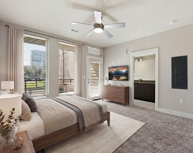 4819 Caroline Street - Photo Thumbnail 4