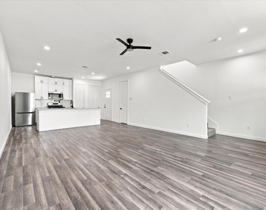 8726 Scott Street - Photo Thumbnail 7