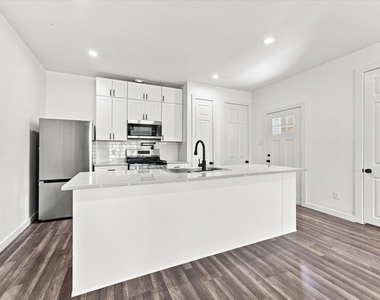 8726 Scott Street - Photo Thumbnail 2