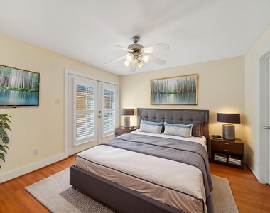 917 W 21st Street - Photo Thumbnail 13