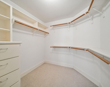 917 W 21st Street - Photo Thumbnail 10