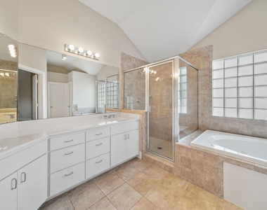 917 W 21st Street - Photo Thumbnail 9