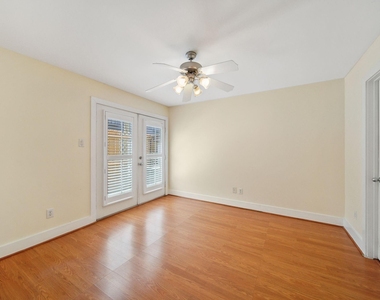917 W 21st Street - Photo Thumbnail 14