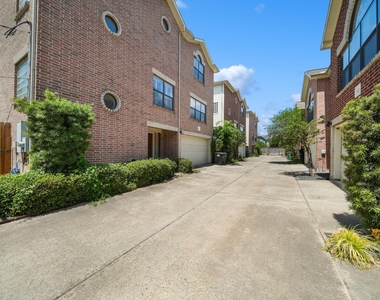 917 W 21st Street - Photo Thumbnail 1