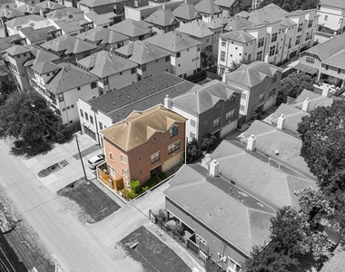 917 W 21st Street - Photo Thumbnail 19