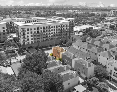 917 W 21st Street - Photo Thumbnail 21