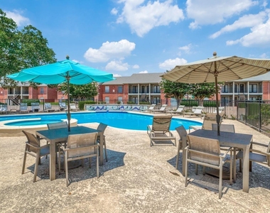 11810 Hammond Drive - Photo Thumbnail 11