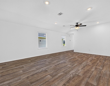 31214 Carmelas Landing Drive - Photo Thumbnail 11