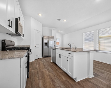 31214 Carmelas Landing Drive - Photo Thumbnail 13