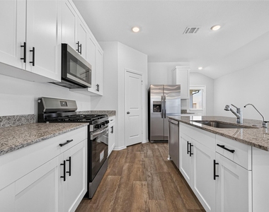 31214 Carmelas Landing Drive - Photo Thumbnail 14