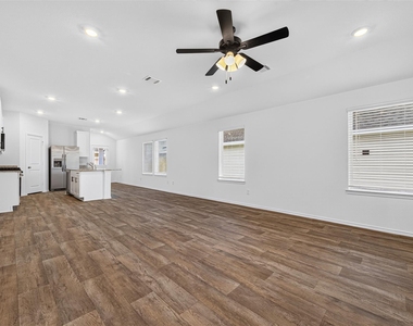 31214 Carmelas Landing Drive - Photo Thumbnail 9