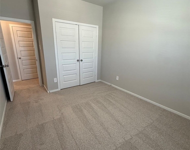 19970 Emerald Bend Way - Photo Thumbnail 10
