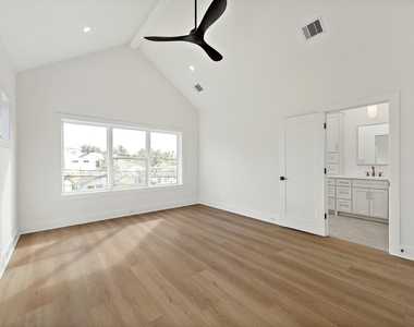 1203 E 27th Street - Photo Thumbnail 9