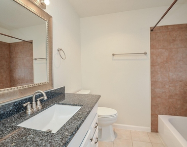 2121 Fountain View Drive - Photo Thumbnail 8