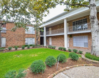 2121 Fountain View Drive - Photo Thumbnail 17