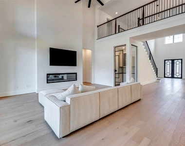 1327 Crown Forest Drive - Photo Thumbnail 11