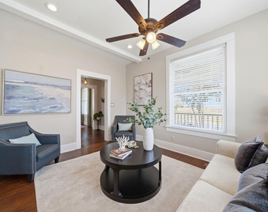 1001 Avenue K - Photo Thumbnail 5