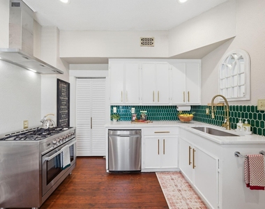 1001 Avenue K - Photo Thumbnail 8