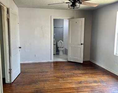 605 E Hunnicutt Street - Photo Thumbnail 10
