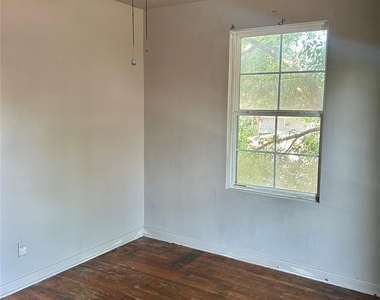 605 E Hunnicutt Street - Photo Thumbnail 11