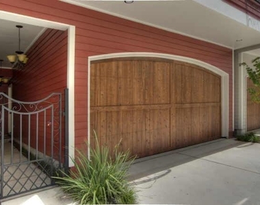 916 Lawrence Street - Photo Thumbnail 1