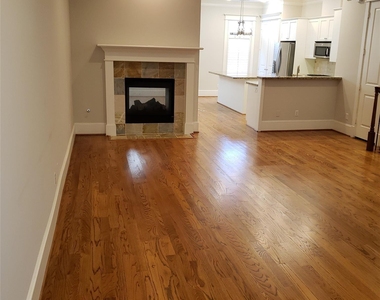 916 Lawrence Street - Photo Thumbnail 12